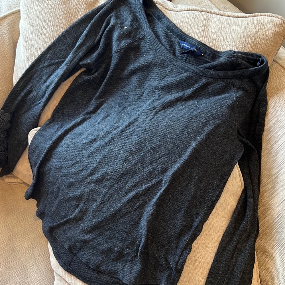Woman’s Thermal with lace sleeve